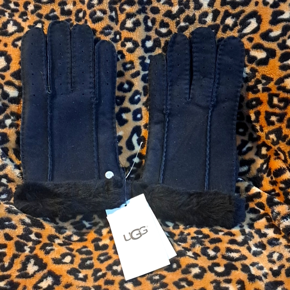 New Ugg gloves